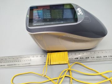 Attrezzatura UV Li - batteria della partita di colore dello spettrofotometro 3nh CIE del laboratorio tenuto in mano di YS3060 dello ione